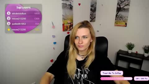 Snapshot of peppymia chatting on October 2025 06:03:02 AM Mia online show from October 2025 06:03:02 AM