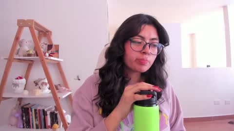 Sarah Ana Banana online show from January 2025 07:32:01 PM