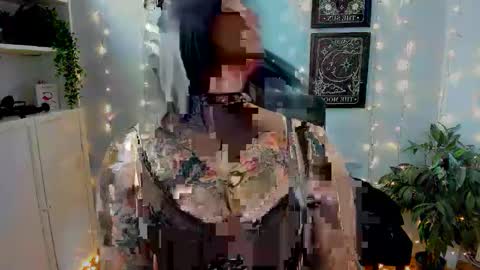 Gabbie online show from October 2025 08:11:02 AM