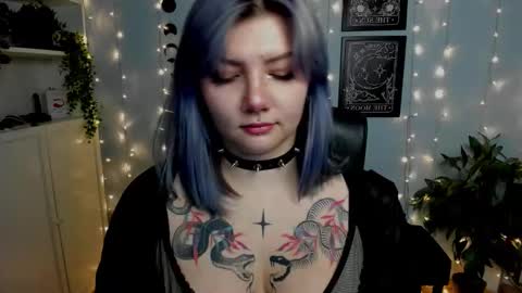 Gabbie online show from November 2025 10:43:02 PM