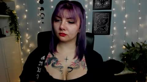 Gabbie online show from December 2025 02:48:01 PM