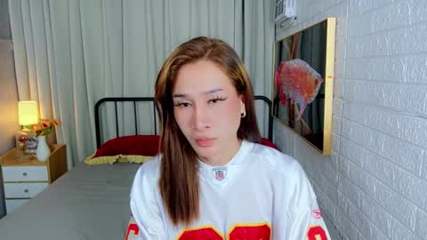 Chloe online show from November 2025 02:51:01 PM