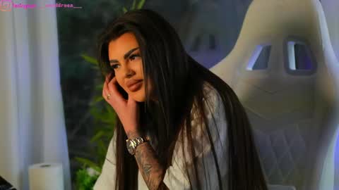 Snapshot of perfectt33n chatting on December 2024 10:01:02 AM Dee online show from December 2024 10:01:02 AM