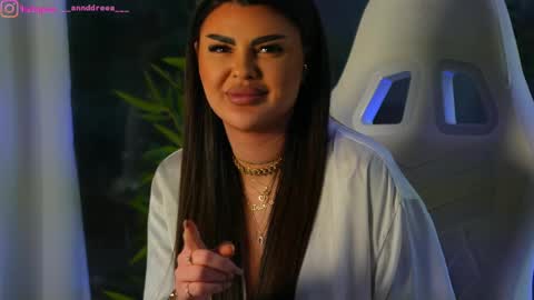 Snapshot of perfectt33n chatting on December 2024 01:06:01 PM Dee online show from December 2024 01:06:01 PM