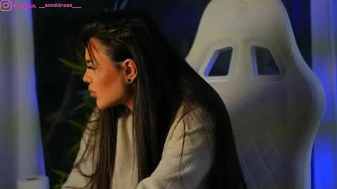 Snapshot of perfectt33n chatting on December 2024 10:01:02 AM Dee online show from December 2024 10:01:02 AM