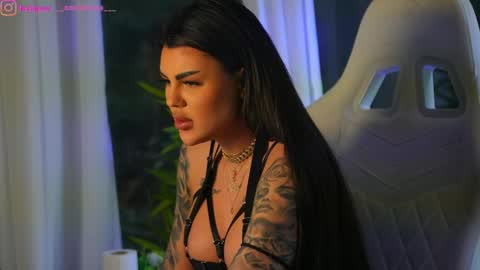 Snapshot of perfectt33n chatting on December 2024 12:02:01 PM Dee online show from December 2024 12:02:01 PM