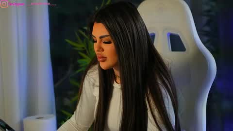 Snapshot of perfectt33n chatting on December 2024 08:34:02 AM Dee online show from December 2024 08:34:02 AM