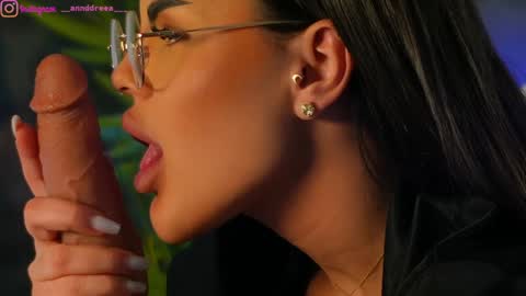 Snapshot of perfectt33n chatting on January 2025 01:00:02 PM Dee online show from January 2025 01:00:02 PM