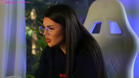 Snapshot of perfectt33n chatting on January 2025 10:11:02 AM Dee online show from January 2025 10:11:02 AM