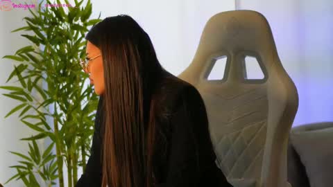 Snapshot of perfectt33n chatting on February 2025 09:09:02 AM Dee online show from February 2025 09:09:02 AM