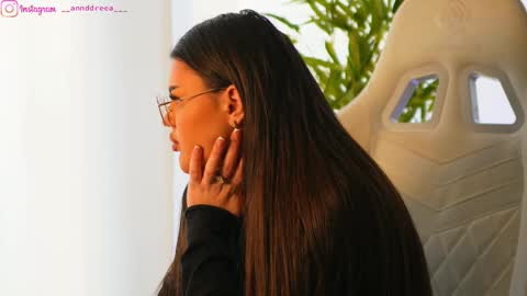 Snapshot of perfectt33n chatting on February 2025 09:50:02 AM Dee online show from February 2025 09:50:02 AM