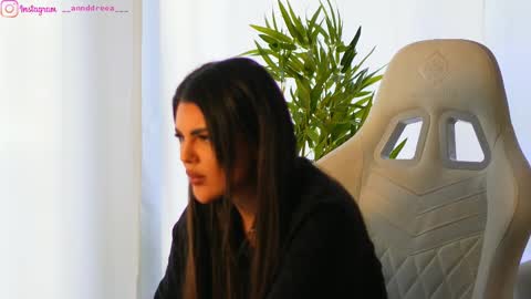 Snapshot of perfectt33n chatting on February 2025 09:24:02 AM Dee online show from February 2025 09:24:02 AM