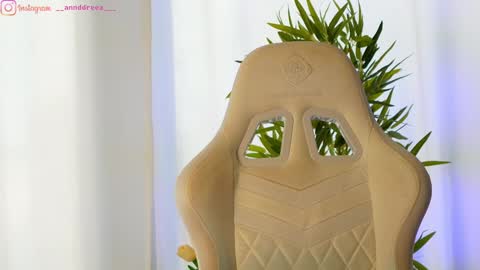 Snapshot of perfectt33n chatting on March 2025 09:51:02 AM Dee online show from March 2025 09:51:02 AM