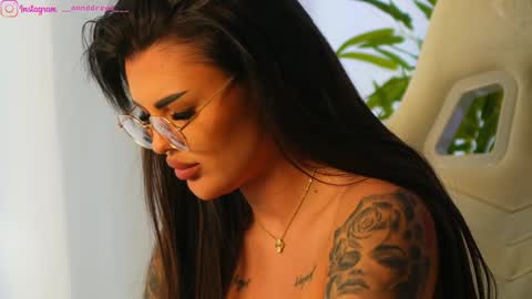 Snapshot of perfectt33n chatting on March 2025 01:25:02 PM Dee online show from March 2025 01:25:02 PM