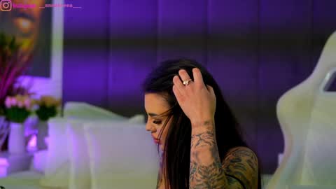 Snapshot of perfectt33n chatting on November 2025 03:45:02 PM Dee online show from November 2025 03:45:02 PM