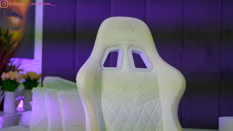 Snapshot of perfectt33n chatting on November 2025 05:44:01 PM Dee online show from November 2025 05:44:01 PM