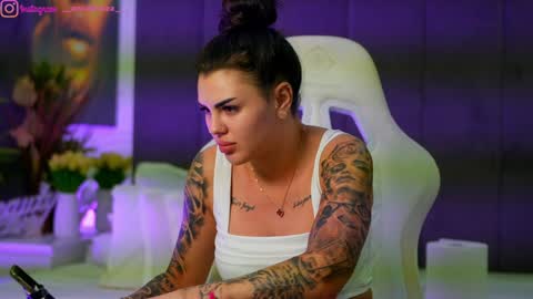 Snapshot of perfectt33n chatting on November 2025 06:52:02 PM Dee online show from November 2025 06:52:02 PM