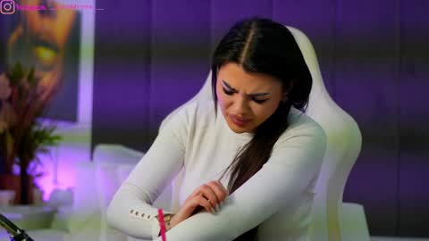 Snapshot of perfectt33n chatting on November 2025 12:08:02 PM Dee online show from November 2025 12:08:02 PM