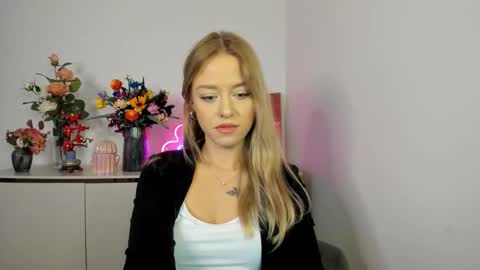 Cindy online show from November 2025 06:46:02 AM