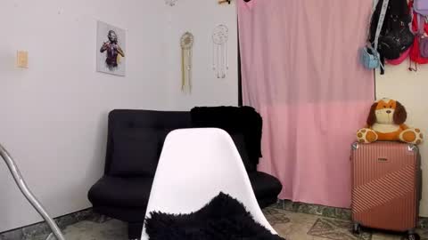 Snapshot of perla_kathy chatting on February 2025 10:33:01 PM Dulce maria online show from February 2025 10:33:01 PM