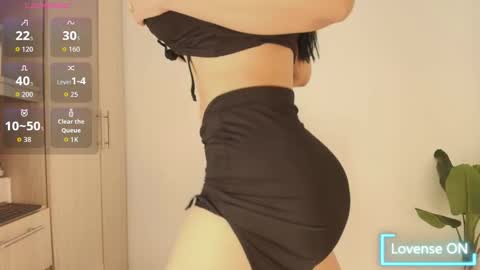 Snapshot of perla_milf4u chatting on November 2025 12:07:02 PM PERLA online show from November 2025 12:07:02 PM