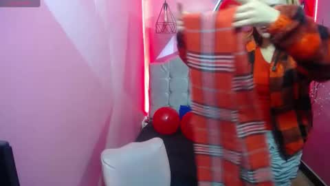 PERLA RED online show from February 2025 11:53:01 AM