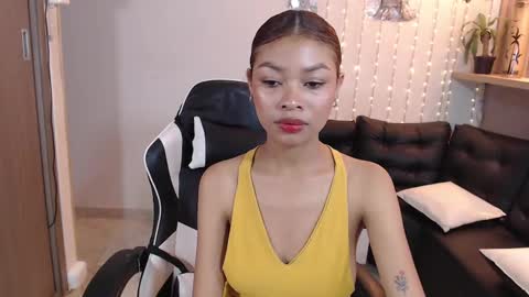 Perla online show from February 2025 12:05:02 PM