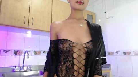 Perla online show from October 2025 06:51:01 PM