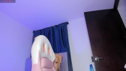 Snapshot of perlaa7 chatting on October 2025 01:20:02 AM Perla online show from October 2025 01:20:02 AM