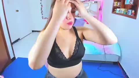 PERLA online show from October 2025 01:17:01 AM