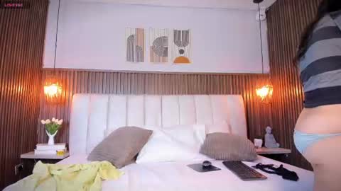 Snapshot of perlapreciosa chatting on June 2026 03:55:01 AM PerlaPreciosa online show from June 2026 03:55:01 AM