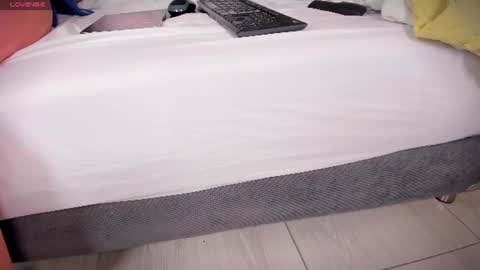 Snapshot of perlapreciosa chatting on June 2026 04:06:01 AM PerlaPreciosa online show from June 2026 04:06:01 AM