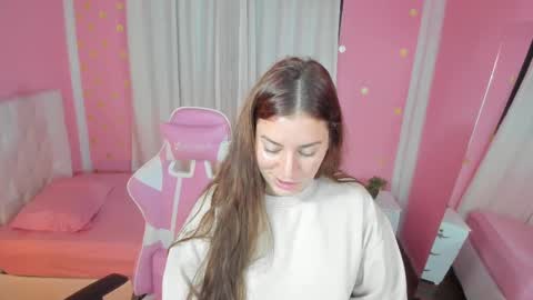 Snapshot of persefone_saira chatting on November 2025 09:33:02 AM Marie online show from November 2025 09:33:02 AM