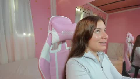 Snapshot of persefone_saira chatting on November 2025 09:48:02 PM Marie online show from November 2025 09:48:02 PM