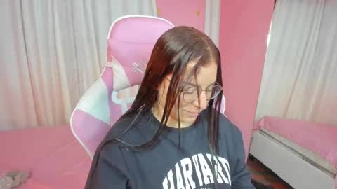 Snapshot of persefone_saira chatting on November 2025 09:39:01 AM Marie online show from November 2025 09:39:01 AM