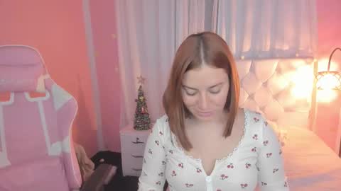 Snapshot of persefone_saira chatting on December 2025 09:51:02 AM Marie online show from December 2025 09:51:02 AM