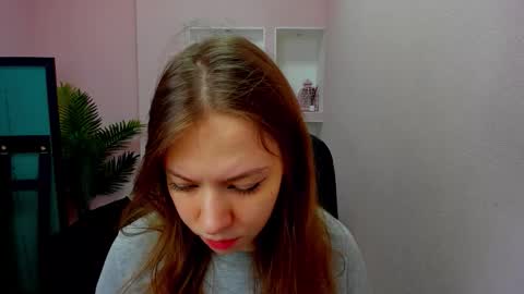 Snapshot of persinaky chatting on November 2025 03:34:01 PM horror flying on the wings of the night.... online show from November 2025 03:34:01 PM