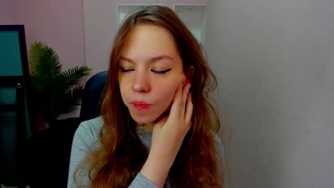 Snapshot of persinaky chatting on December 2025 10:46:02 AM horror flying on the wings of the night.... online show from December 2025 10:46:02 AM