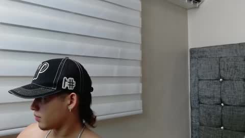 Snapshot of perverted_guys19 chatting on November 2025 03:49:02 AM Ludoziel 19 online show from November 2025 03:49:02 AM