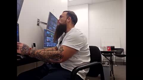 AKA perverted Step Daddy online show from December 2024 11:50:01 PM