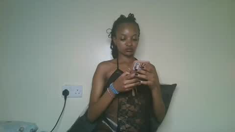 Snapshot of petal_palette chatting on June 2026 07:02:02 PM Lolly online show from June 2026 07:02:02 PM