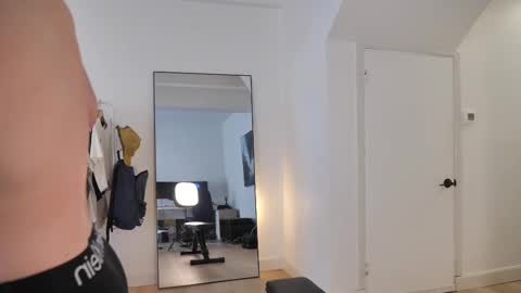 Snapshot of peterparkerrxox chatting on November 2025 06:52:01 PM Peter Parker online show from November 2025 06:52:01 PM