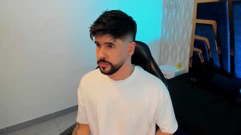 Snapshot of petesevans_1 chatting on November 2025 11:10:01 PM PETES EVANS new account online show from November 2025 11:10:01 PM