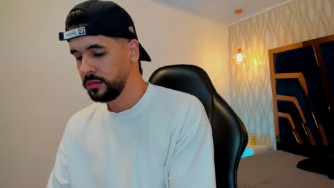 Snapshot of petesevans_1 chatting on November 2025 01:59:02 PM PETES EVANS new account online show from November 2025 01:59:02 PM