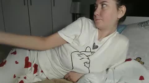 Snapshot of petite_danielle chatting on November 2025 01:22:01 PM petite_danielle online show from November 2025 01:22:01 PM