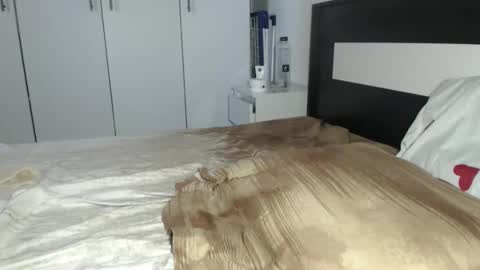 Snapshot of petite_danielle chatting on February 2026 08:21:01 AM petite_danielle online show from February 2026 08:21:01 AM