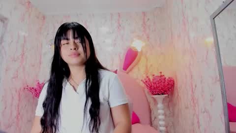 Snapshot of petite_emili chatting on November 2025 12:16:01 PM petite_emili online show from November 2025 12:16:01 PM