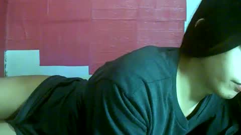 Snapshot of petite_jzee chatting on March 2025 11:56:02 PM jzee online show from March 2025 11:56:02 PM