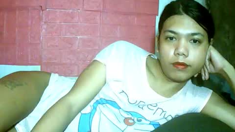 Snapshot of petite_jzee chatting on November 2025 01:15:02 AM jzee online show from November 2025 01:15:02 AM