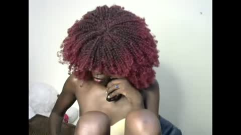 Snapshot of petite_lavi2 chatting on December 2024 05:26:02 PM petite_lavi2 online show from December 2024 05:26:02 PM